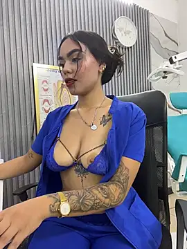 Snapshot of daniela-sexy chatting on June 30, 3:02 pm daniela-sexy online show from June 30, 3:02 pm