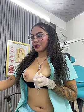 Snapshot of daniela-sexy chatting on July 1, 1:45 pm daniela-sexy online show from July 1, 1:45 pm