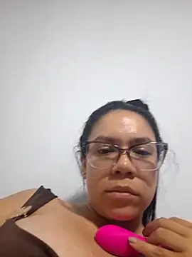 Snapshot of Aila_Phone chatting on May 4, 12:50 am Aila Phone online show from May 4, 12:50 am