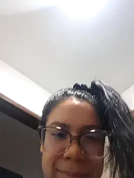 Snapshot of Aila_Phone chatting on May 5, 4:20 am Aila Phone online show from May 5, 4:20 am