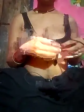 Mona ji32 online show from April 4, 8:50 pm