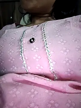 model seela online show from April 24, 4:42 pm