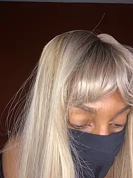 BlackApple   online show from March 17, 9:29 pm