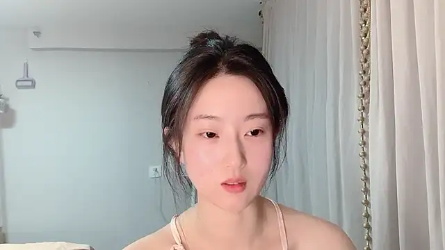 1X-yiyi online show from June 8, 2:50 pm