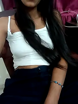 Snapshot of aushi_rajput chatting on April 18, 7:07 pm aushi rajput online show from April 18, 7:07 pm