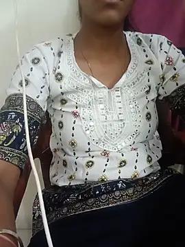 Snapshot of aushi_rajput chatting on May 11, 4:04 pm aushi rajput online show from May 11, 4:04 pm