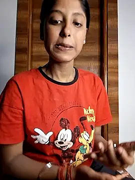 Pari lovers online show from April 5, 8:28 pm