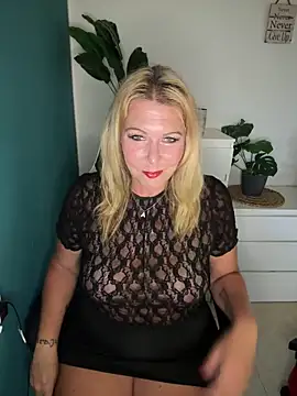 SuesseAurelie1 online show from June 4, 4:24 pm
