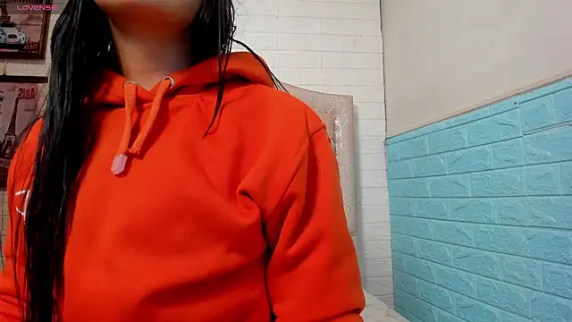 LITTLE-NESSA online show from May 4, 12:34 pm