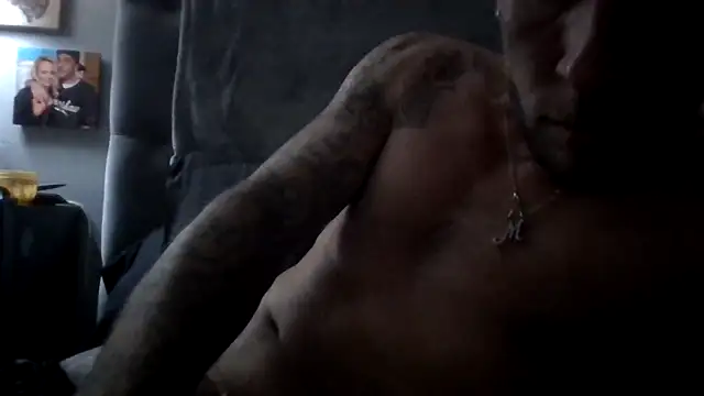 Snapshot of Envyussfantasy chatting on April 29, 1:32 am Envyussfantasy online show from April 29, 1:32 am