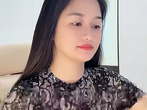 Snapshot of AmyLinee_1 chatting on June 3, 1:52 am AmyLinee 1 online show from June 3, 1:52 am