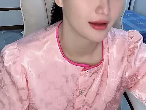AmyLinee 1 online show from June 19, 4:17 am