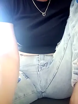 Snapshot of Shanny_x2 chatting on March 21, 3:33 am Shanny x2 online show from March 21, 3:33 am