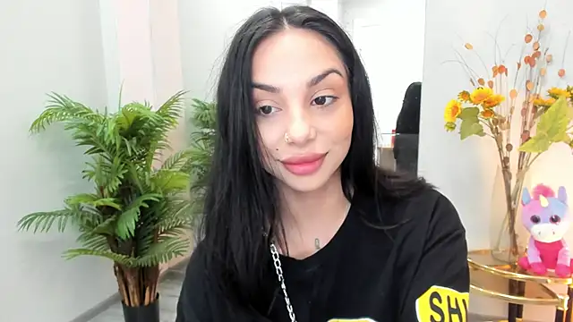 Snapshot of MissSiennaa chatting on June 15, 6:48 am MissSiennaa online show from June 15, 6:48 am