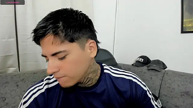 sweetlatinoboy online show from July 25, 9:40 am