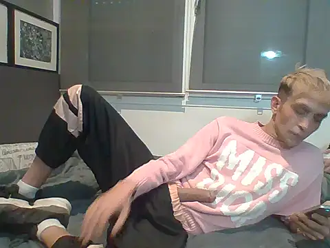 Snapshot of victororange chatting on March 16, 3:05 pm victororange online show from March 16, 3:05 pm