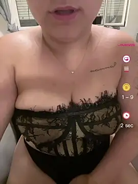 Snapshot of martinaa_cresa chatting on July 14, 8:03 pm martinaa cresa online show from July 14, 8:03 pm