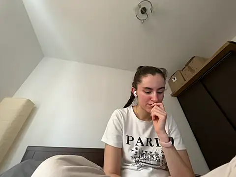 Snapshot of starlight_mo chatting on March 27, 1:44 pm starlight mo online show from March 27, 1:44 pm