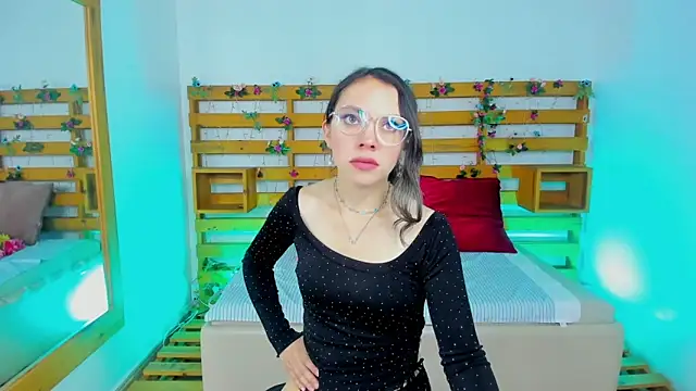 Snapshot of Ashley_Benoit chatting on April 9, 1:27 pm Ashley Benoit online show from April 9, 1:27 pm