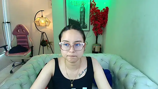 Snapshot of Shady_bug chatting on May 20, 7:20 pm Shady bug online show from May 20, 7:20 pm