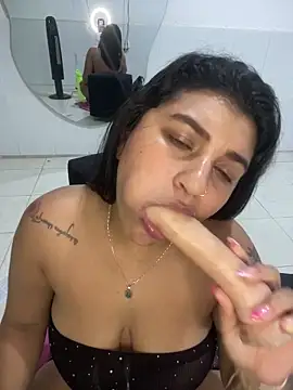 Mia rouseee online show from April 7, 12:33 am