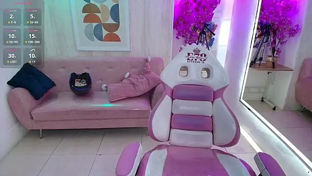 Snapshot of Kitty__meow chatting on July 16, 12:22 pm Kitty meow online show from July 16, 12:22 pm