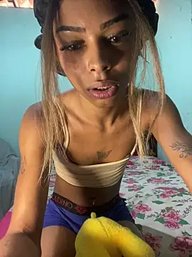 Snapshot of viczinaofc chatting on March 18, 5:49 pm viczinaofc online show from March 18, 5:49 pm