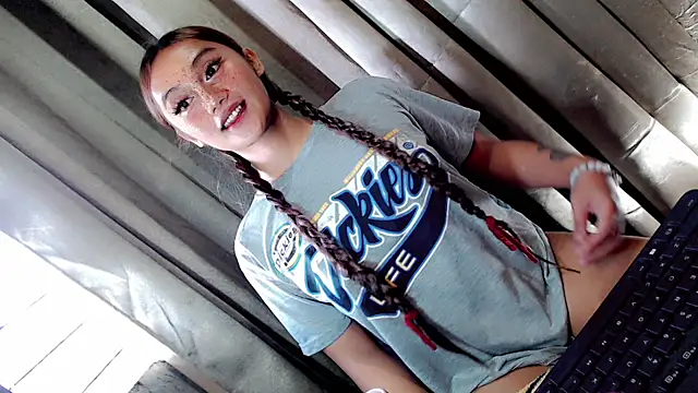 Snapshot of Jessicasfantasy chatting on March 23, 11:42 pm Jessicasfantasy online show from March 23, 11:42 pm