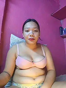 Snapshot of Sweet_Disteen chatting on August 1, 5:18 am Sweet Disteen online show from August 1, 5:18 am