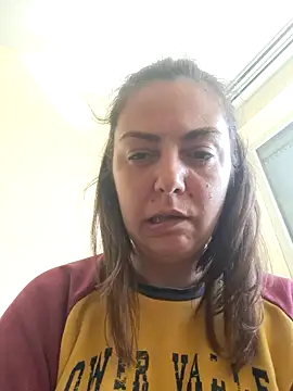 Snapshot of Arya_Malone chatting on April 6, 8:04 am Arya Malone online show from April 6, 8:04 am