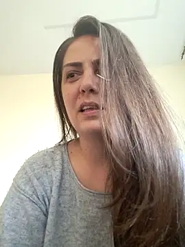 Snapshot of Arya_Malone chatting on April 17, 12:19 pm Arya Malone online show from April 17, 12:19 pm