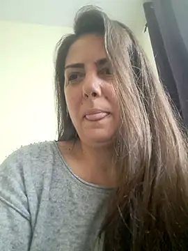 Snapshot of Arya_Malone chatting on April 22, 8:17 am Arya Malone online show from April 22, 8:17 am