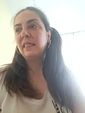 Arya Malone online show from June 8, 7:31 am