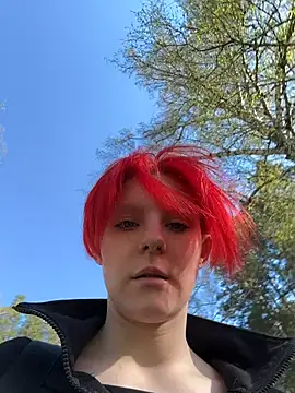 NinaParri online show from May 8, 2:06 am
