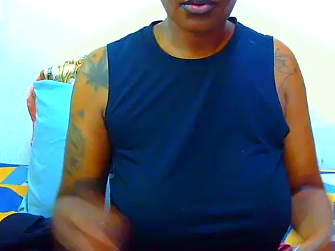 Snapshot of Tattooedgoddess33 chatting on March 26, 5:18 pm Tattooedgoddess33 online show from March 26, 5:18 pm
