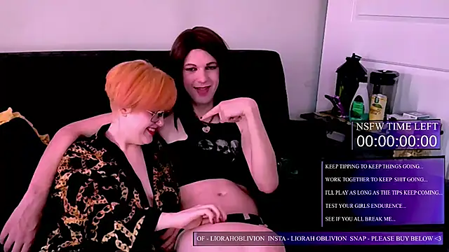 Snapshot of LiorahOblivion chatting on May 21, 8:27 pm LiorahOblivion online show from May 21, 8:27 pm
