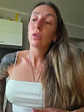 NicoleKaiser online show from June 26, 5:34 am