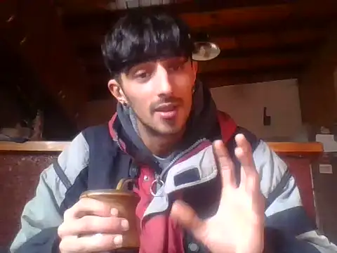 Snapshot of Matii19cm7 chatting on July 2, 4:35 pm Matii19cm7 online show from July 2, 4:35 pm