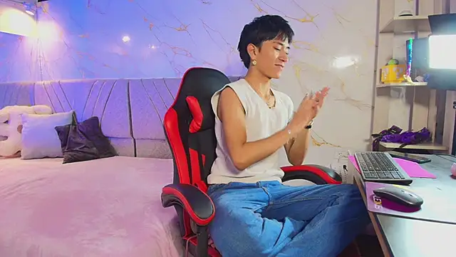Snapshot of cococumps chatting on May 8, 1:27 pm cococumps online show from May 8, 1:27 pm