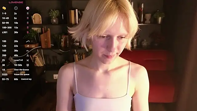 Snapshot of holyedward chatting on July 10, 9:56 am holyedward online show from July 10, 9:56 am