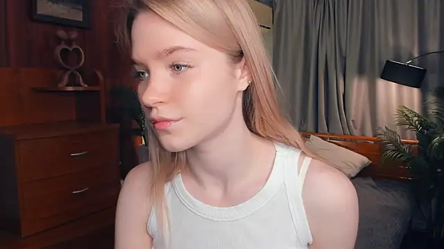 Snapshot of DelmaLasky chatting on May 29, 9:51 am DelmaLasky online show from May 29, 9:51 am