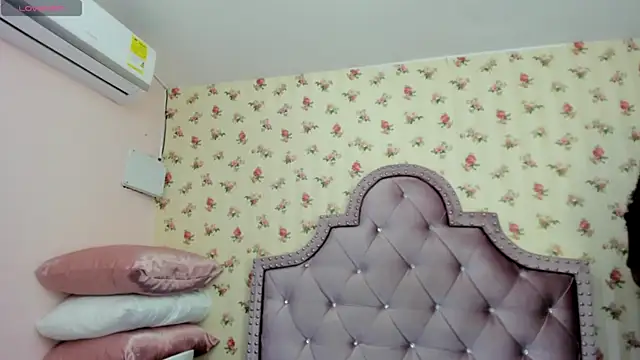 crystal watson0 online show from June 29, 3:12 pm