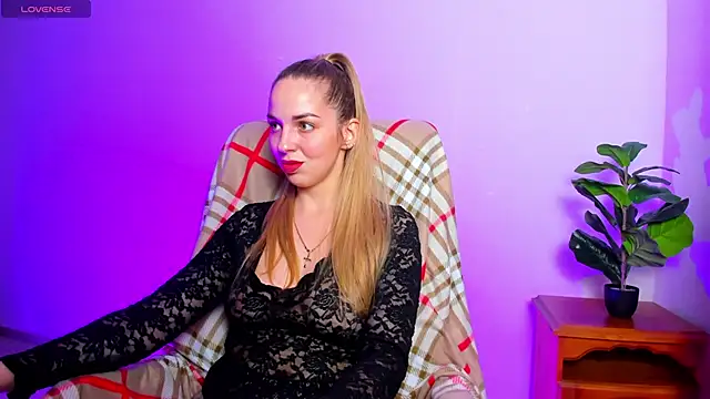 Alexandracandy online show from March 25, 1:17 pm