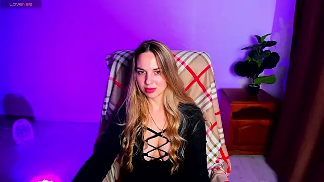 Alexandracandy online show from April 2, 12:25 pm