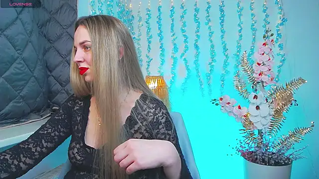 Alexandracandy online show from April 4, 7:33 pm