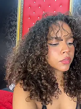 CurlyOopsieXXX online show from April 2, 12:08 am