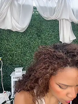 CurlyOopsieXXX online show from July 2, 9:21 pm
