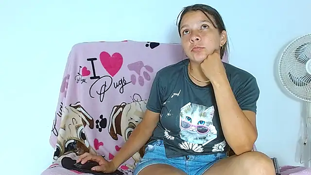 ambar69noir online show from May 6, 11:54 pm
