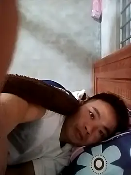 Snapshot of boy-pho- chatting on March 22, 7:28 pm boy-pho- online show from March 22, 7:28 pm