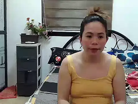 Snapshot of sweetciendy chatting on April 3, 6:39 pm sweetciendy online show from April 3, 6:39 pm